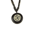 Om Kette Horn
