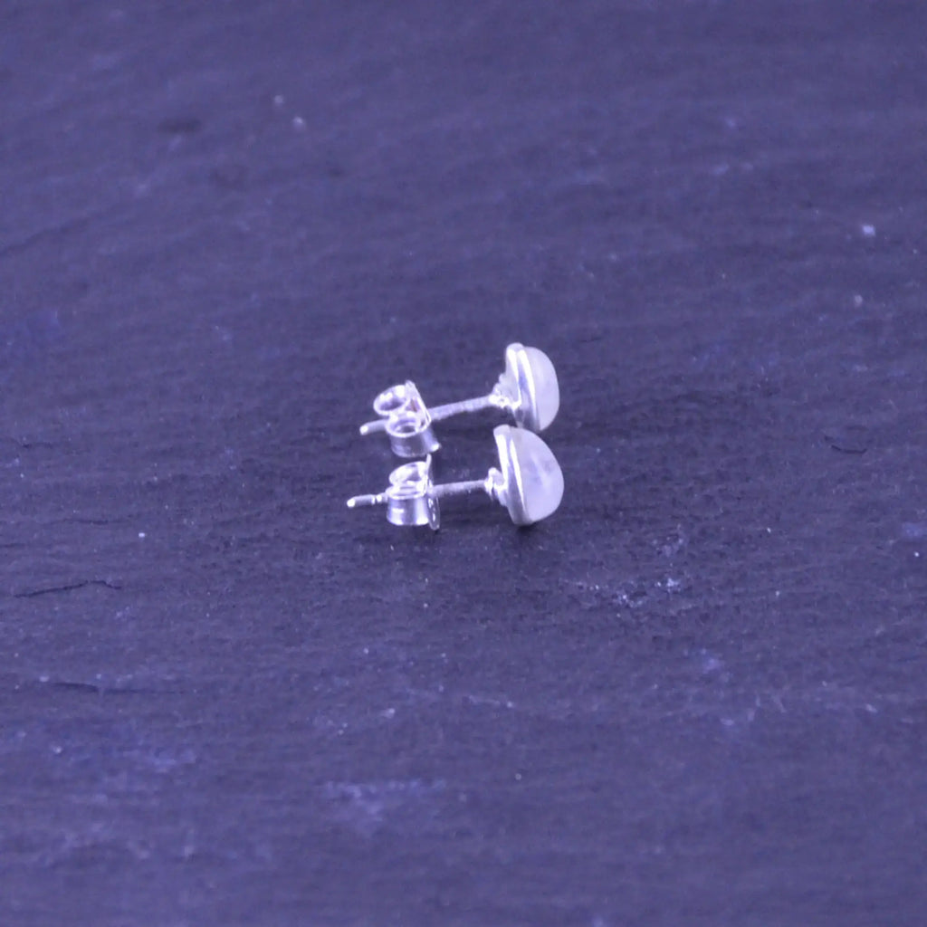 Mondstein Ohrstecker Tropfen – 925 Silber Regenbogen-Mondstein Cabochon