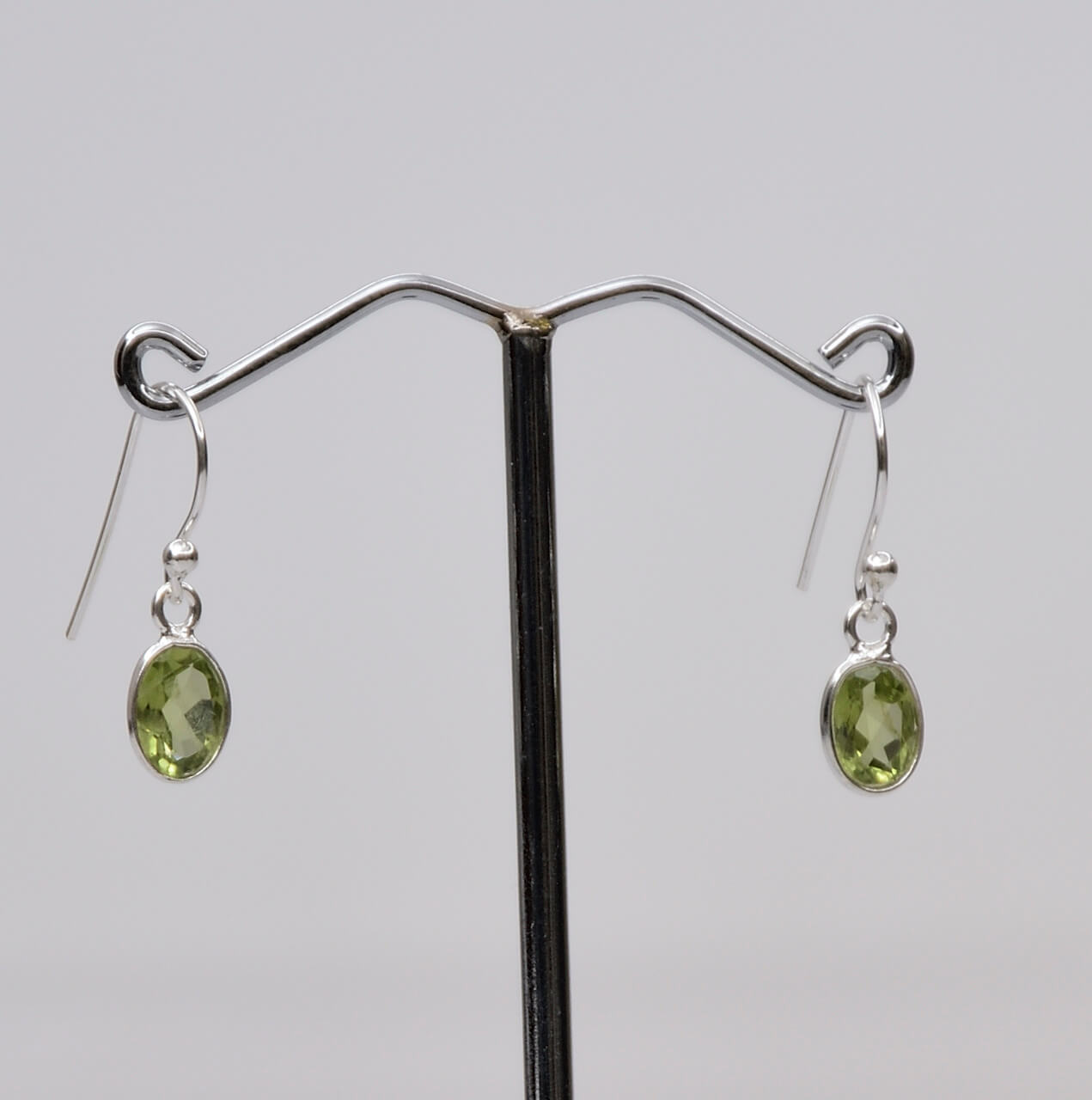 Facettierte Ohrhänger Peridot Edelsteinohrring Echtsilberohrring