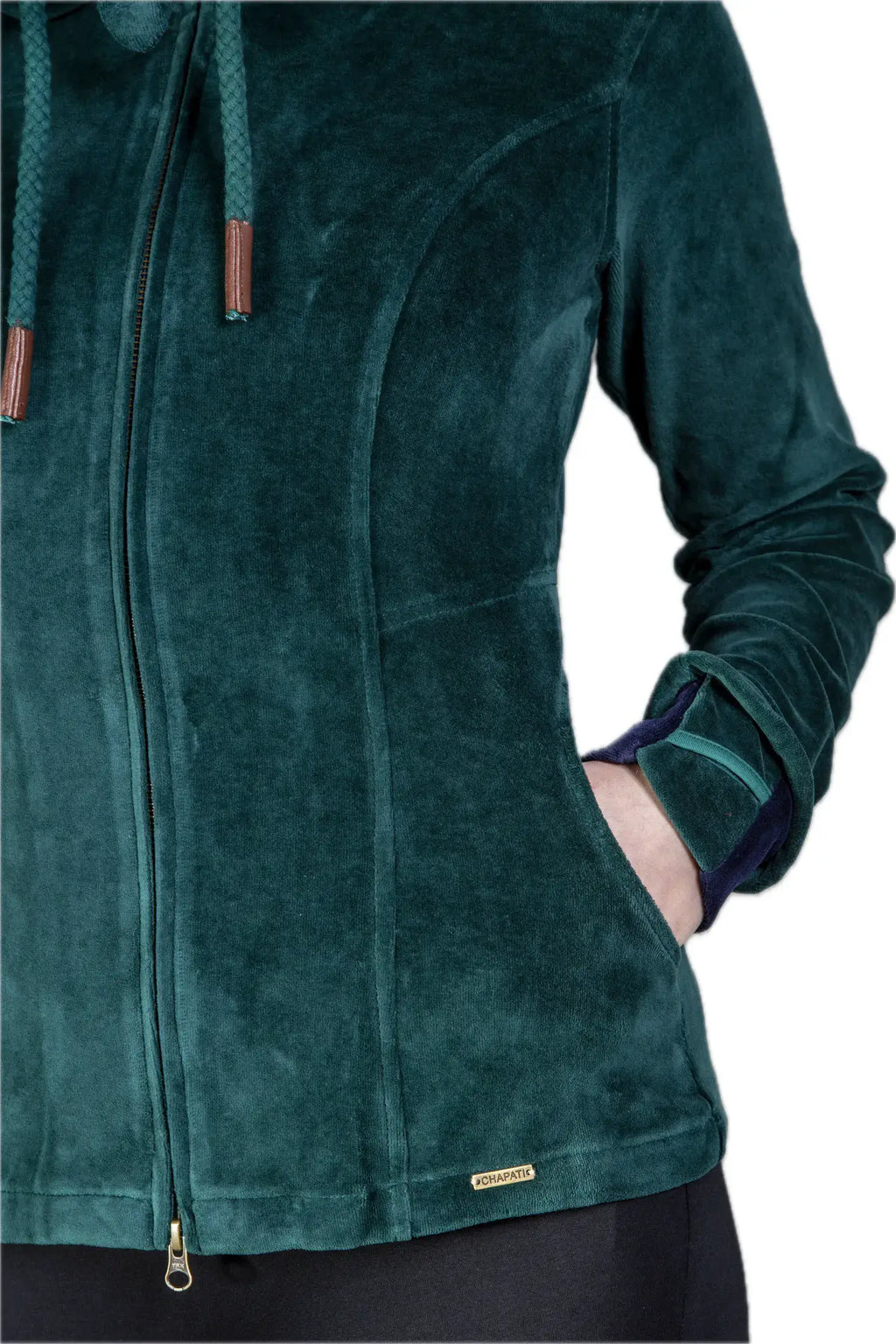 Chapati Samt-Jacke Jessy – Bio-Baumwolle, tailliert & wandelbare Kapuze