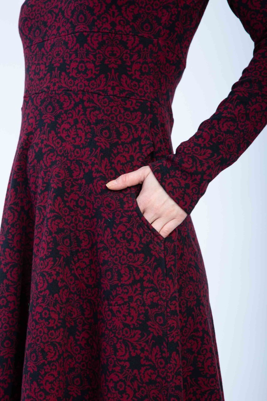 Chapati Langärmliges Herbstkleid aus Bio Jacquard Nachhaltige Designer Mode