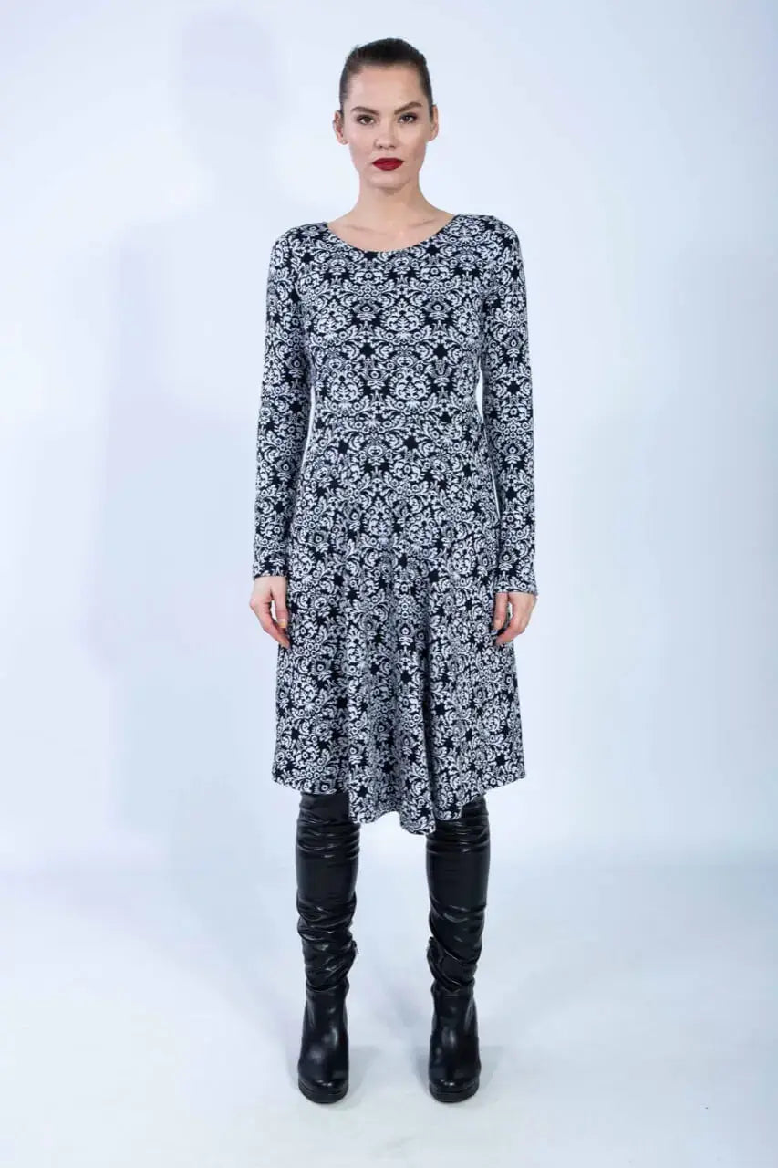 Chapati Langärmliges Herbstkleid aus Bio Jacquard Nachhaltige Designer Mode