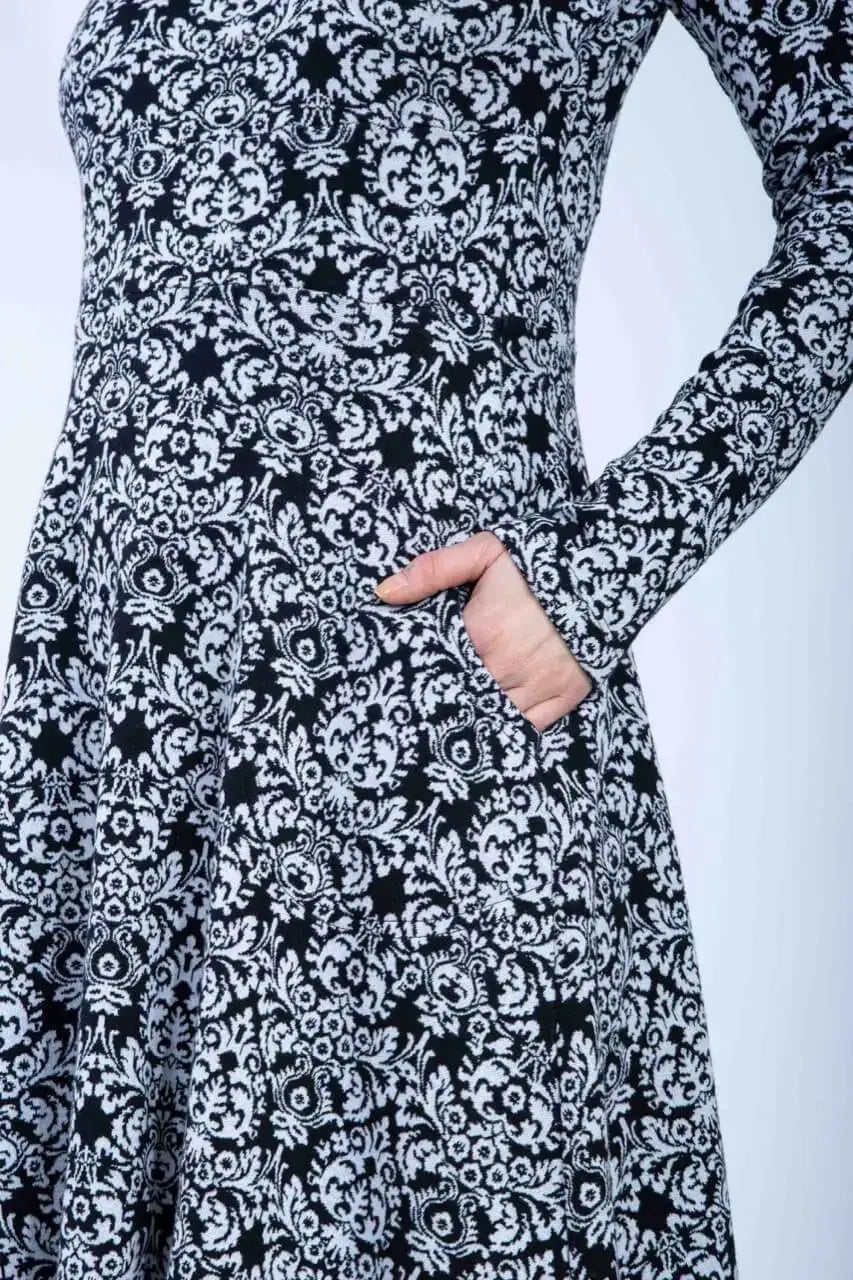 Chapati Langärmliges Herbstkleid aus Bio Jacquard Nachhaltige Designer Mode