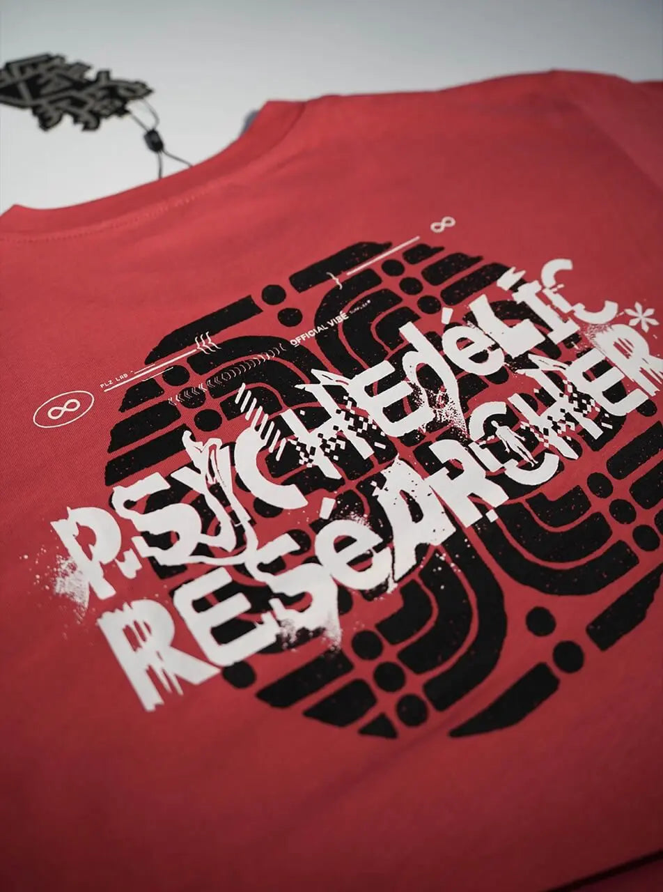 Plazmalab Psychedelic Researcher T-Shirt Red Visionärer Psychedelic-Style