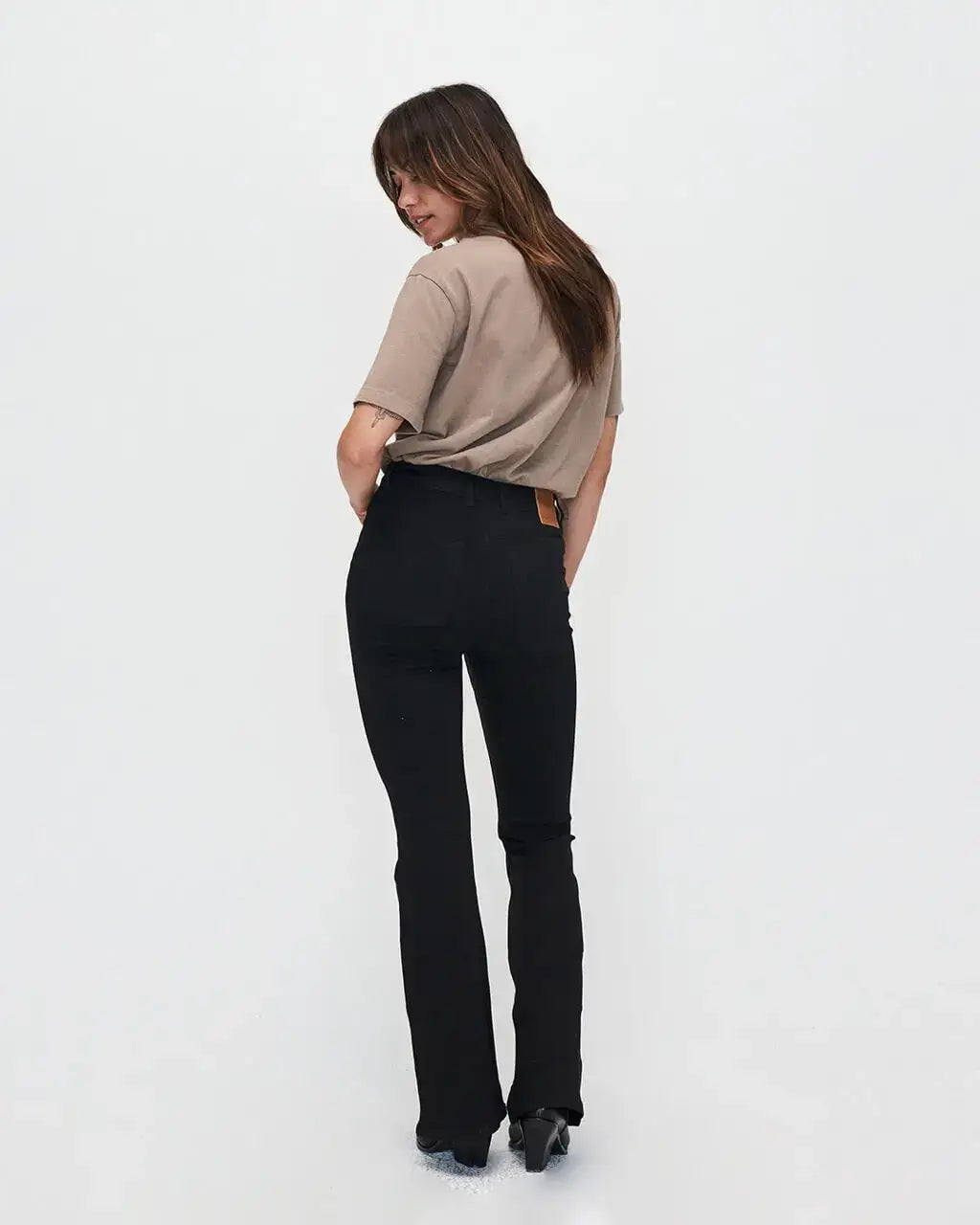 Kuyichi schwarze Jeans Schlaghose Lisette